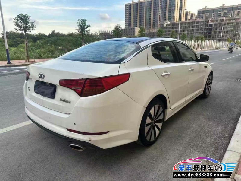 11年起亚K5轿车抵押车出售