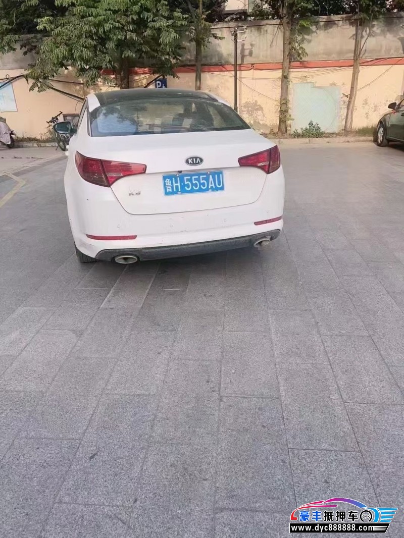 12年起亚K5轿车抵押车出售