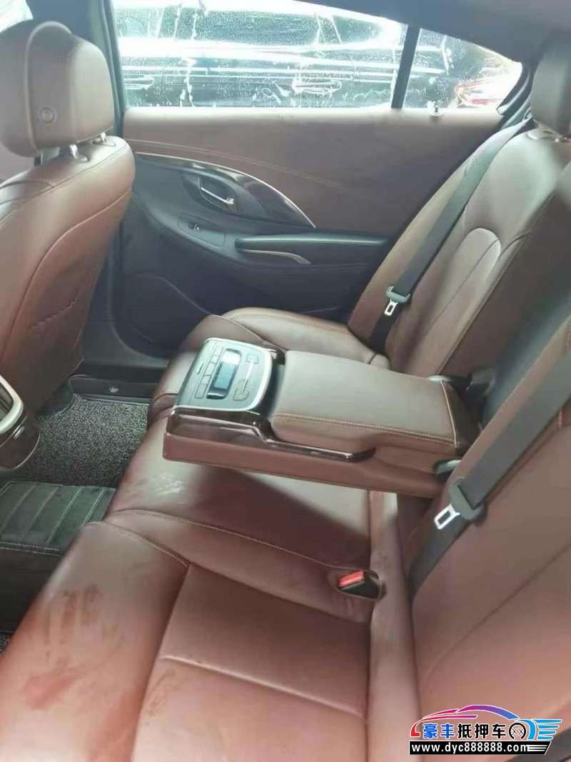 14年别克君越轿车抵押车出售