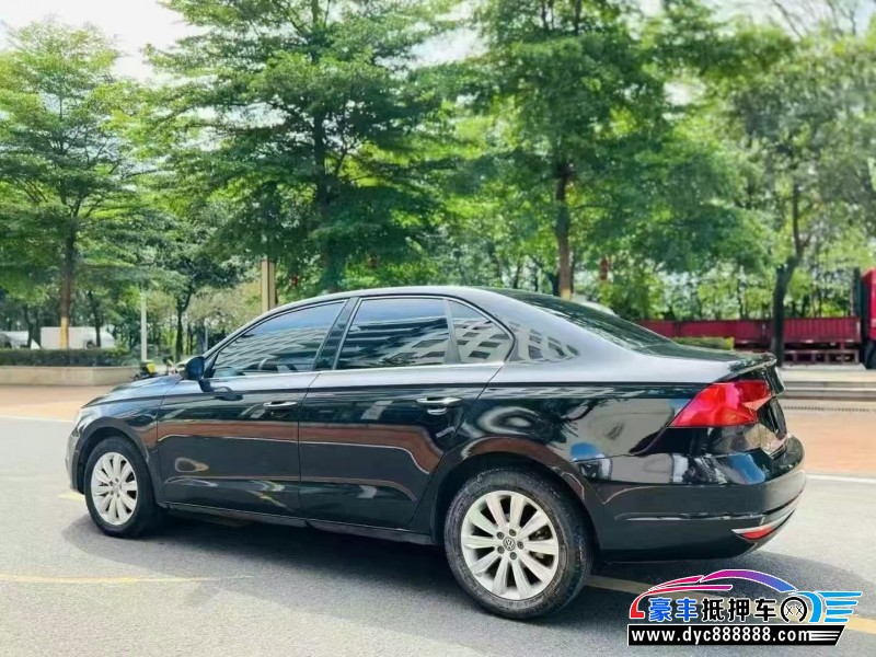 16年大众宝来轿车抵押车出售