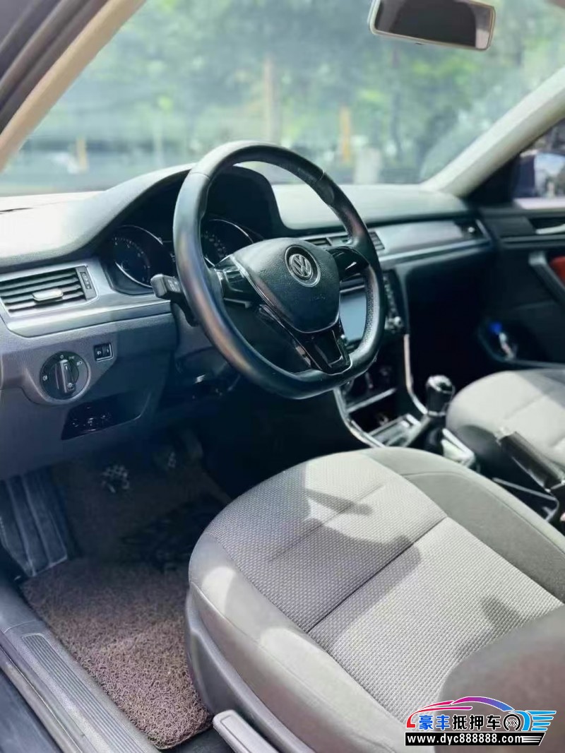 16年大众宝来轿车抵押车出售