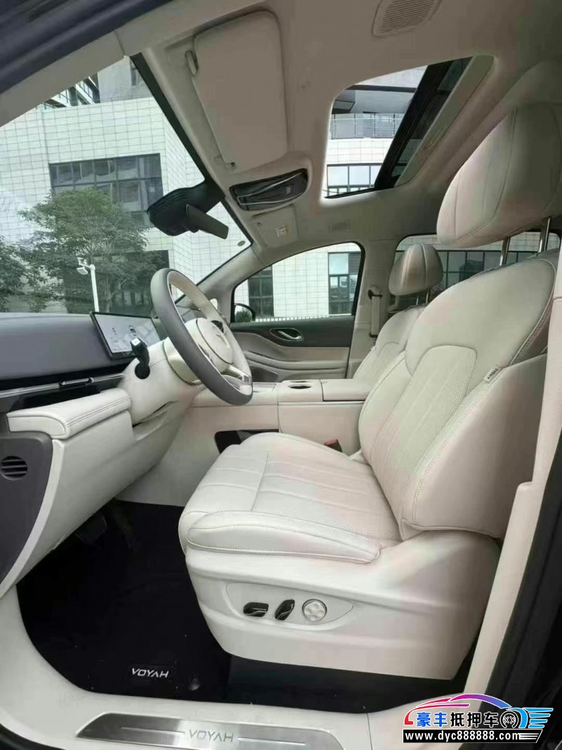 25年岚图梦想家轿车抵押车出售