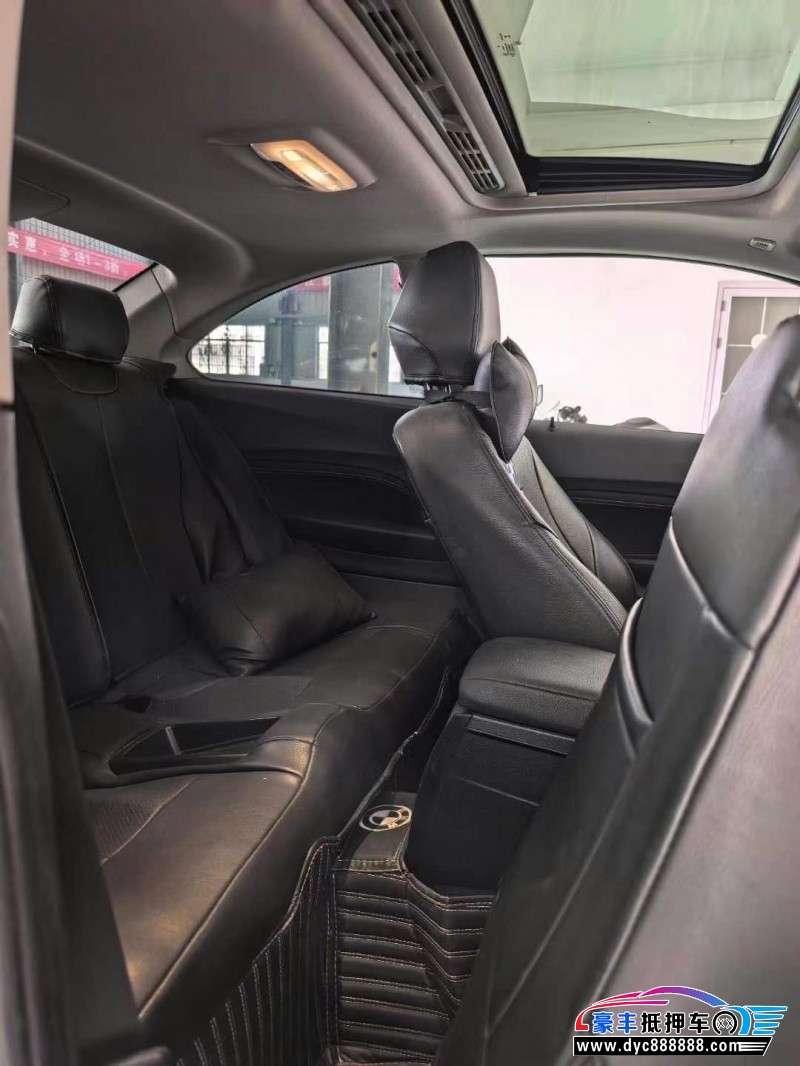 18年宝马2系轿车抵押车出售