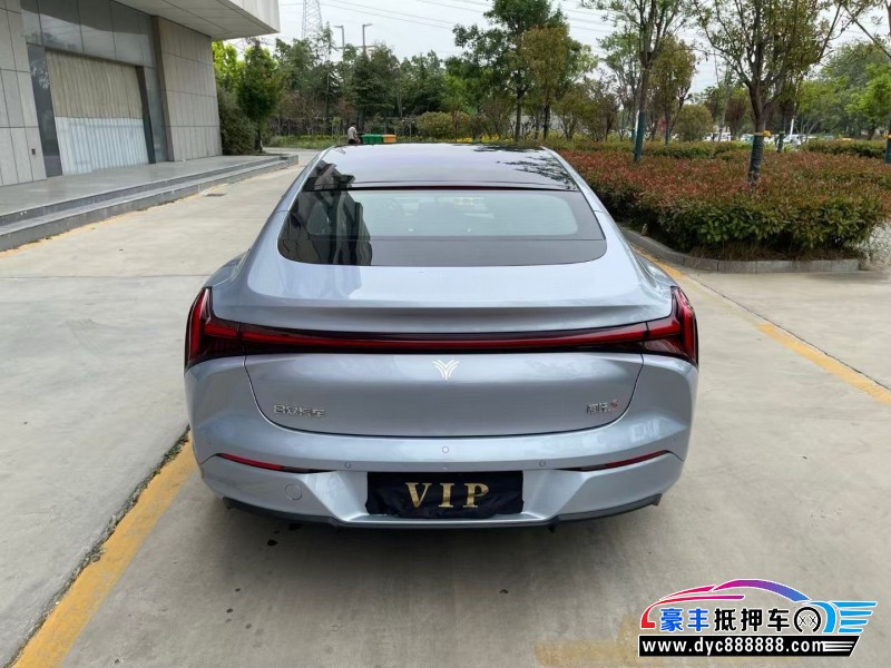 24年哪吒S轿车抵押车出售