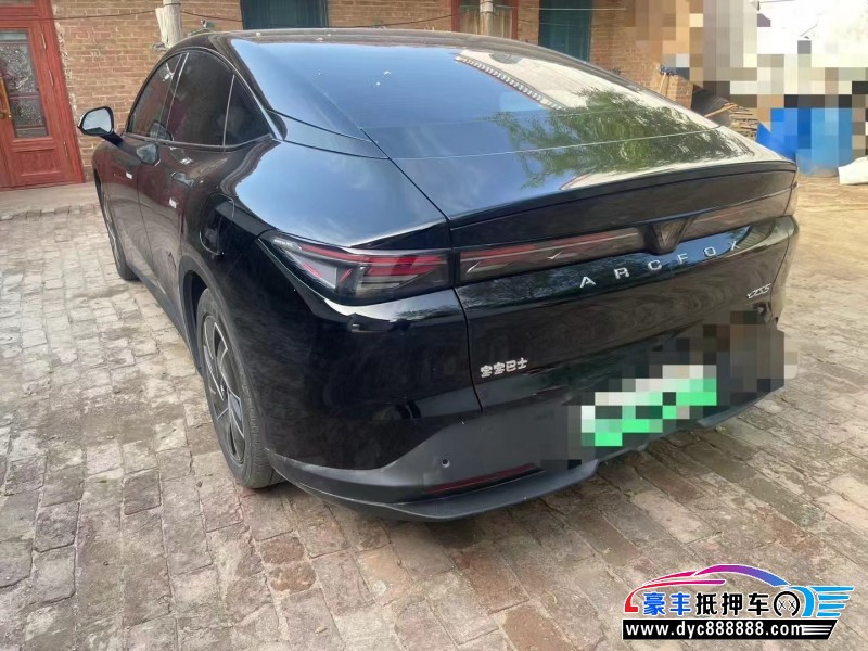 24年极狐阿尔法S轿车抵押车出售