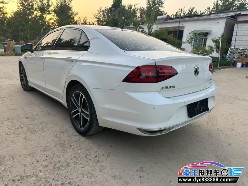 20年大众凌渡轿车抵押车出售