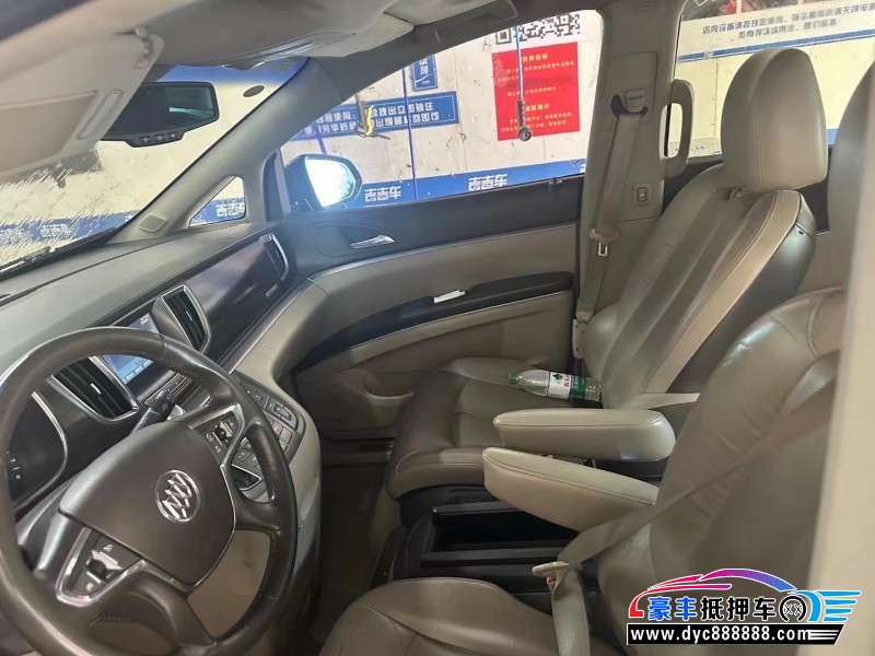 11年别克GL8轿车抵押车出售