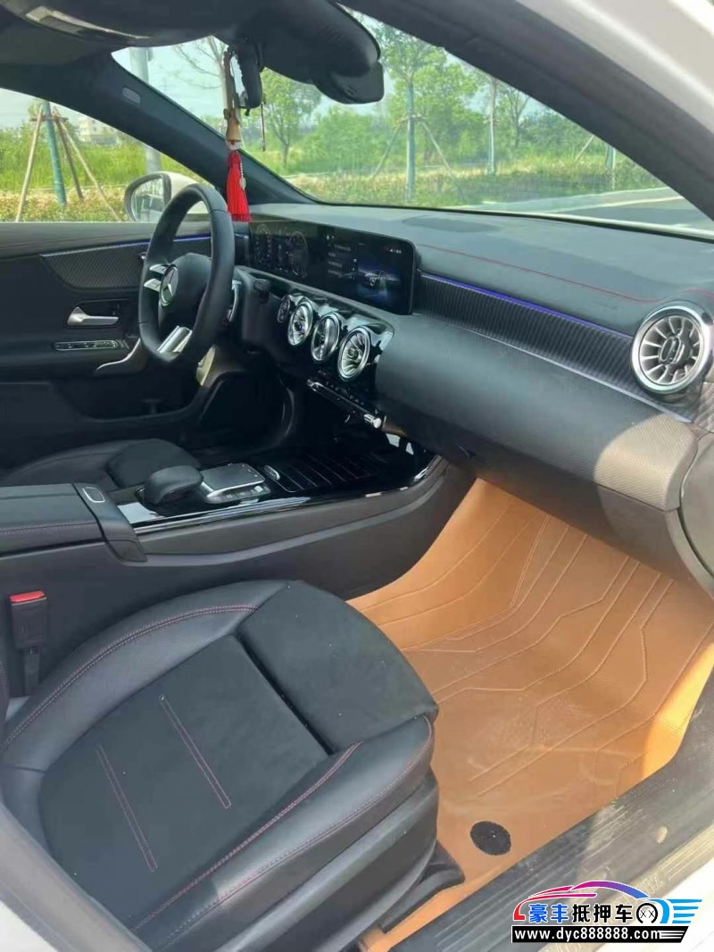 23年奔驰A轿车抵押车出售