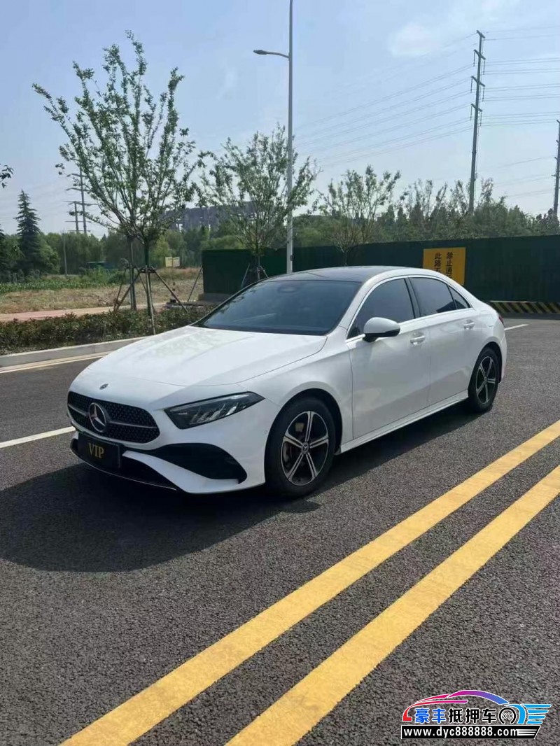 23年奔驰A轿车抵押车出售