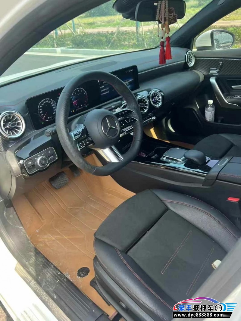 23年奔驰A轿车抵押车出售