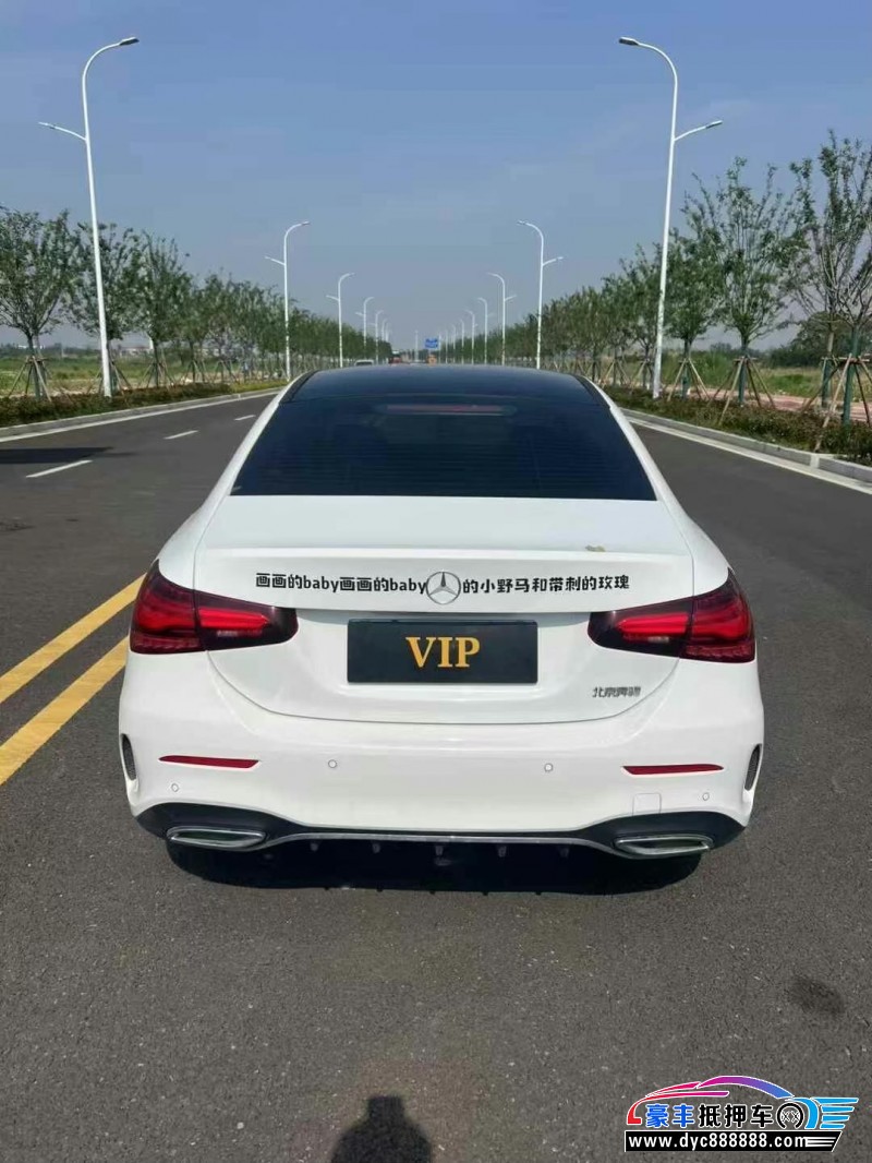 23年奔驰A轿车抵押车出售