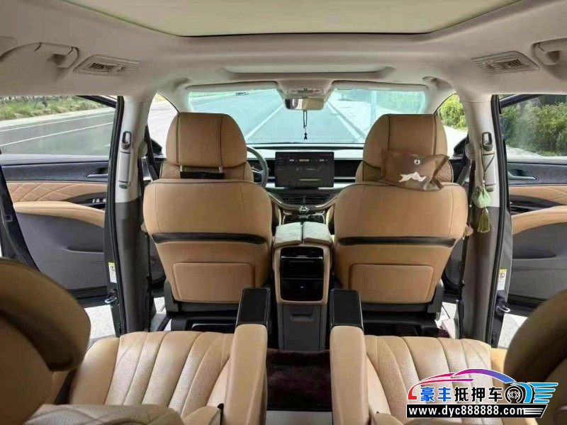 23年腾势D9轿车抵押车出售