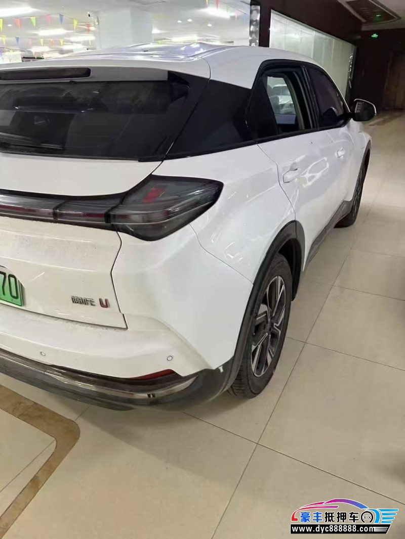 23年哪吒U轿车抵押车出售