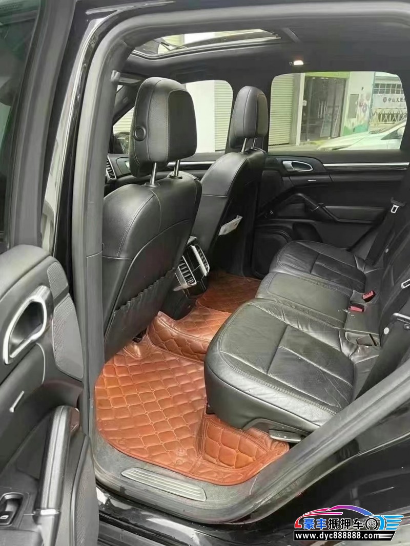 14年保时捷卡宴轿车抵押车出售