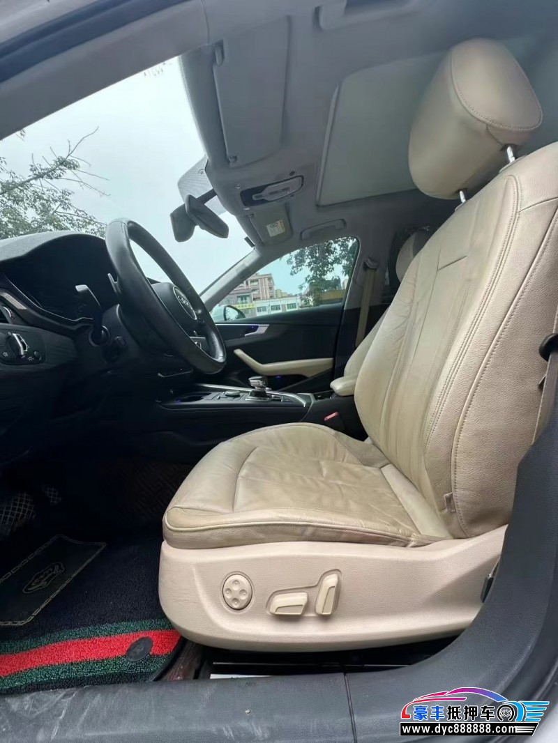 17年奥迪A4轿车抵押车出售