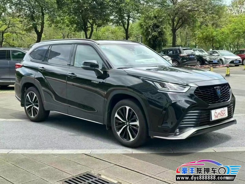 23年丰田皇冠轿车抵押车出售