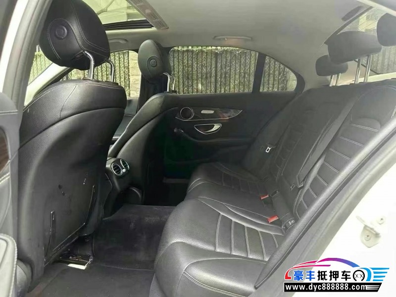 16年奔驰C轿车抵押车出售