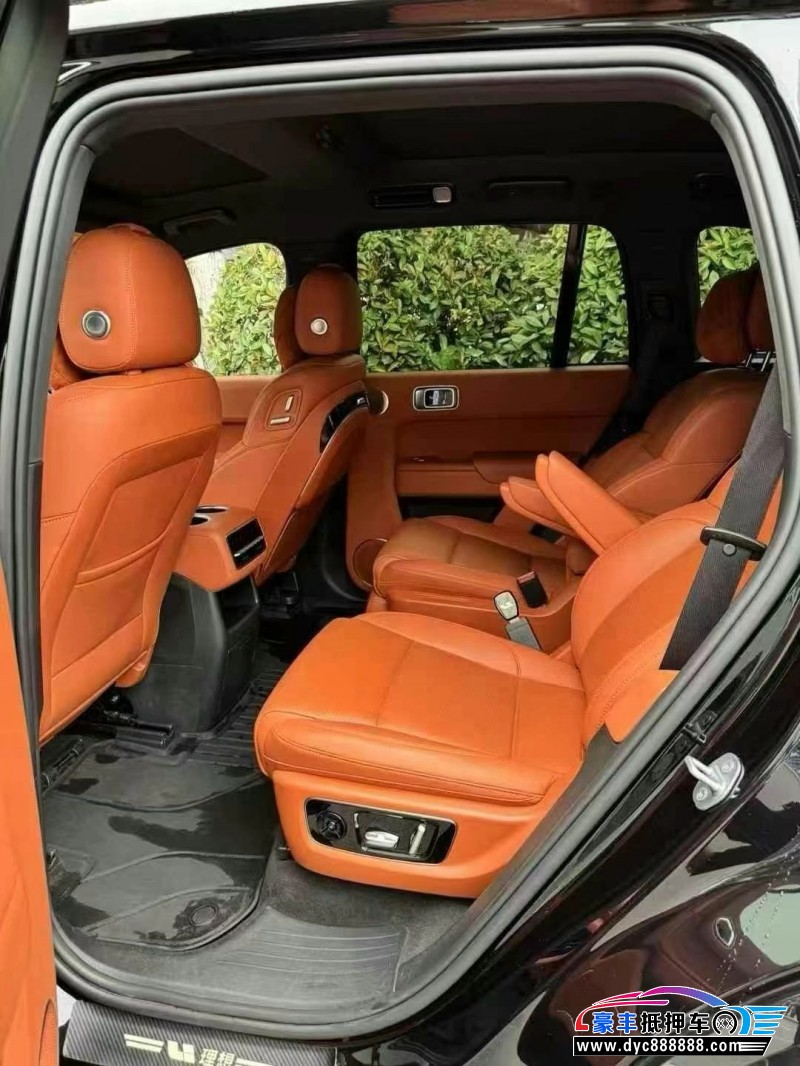 24年理想L8轿车抵押车出售