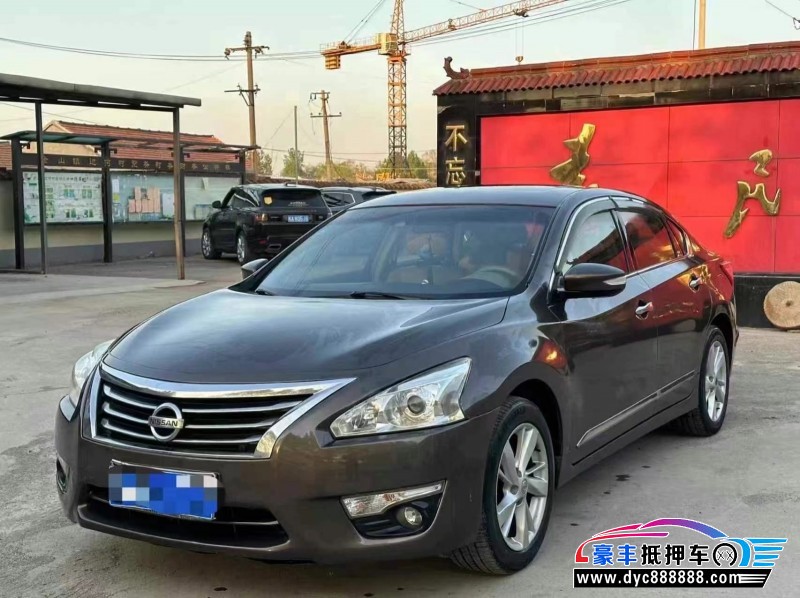 16年日产天籁轿车抵押车出售