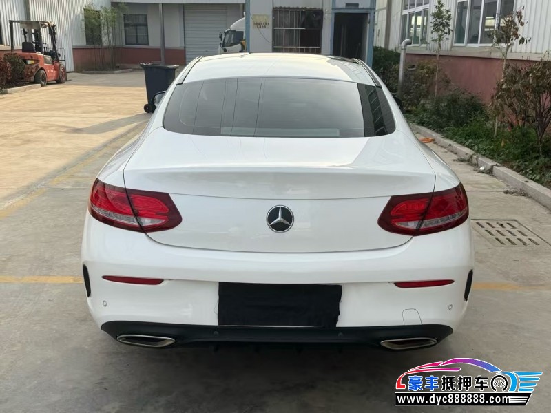 18年奔驰C轿车抵押车出售