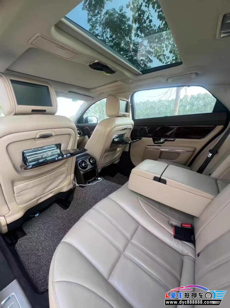 13年捷豹XJL轿车抵押车出售