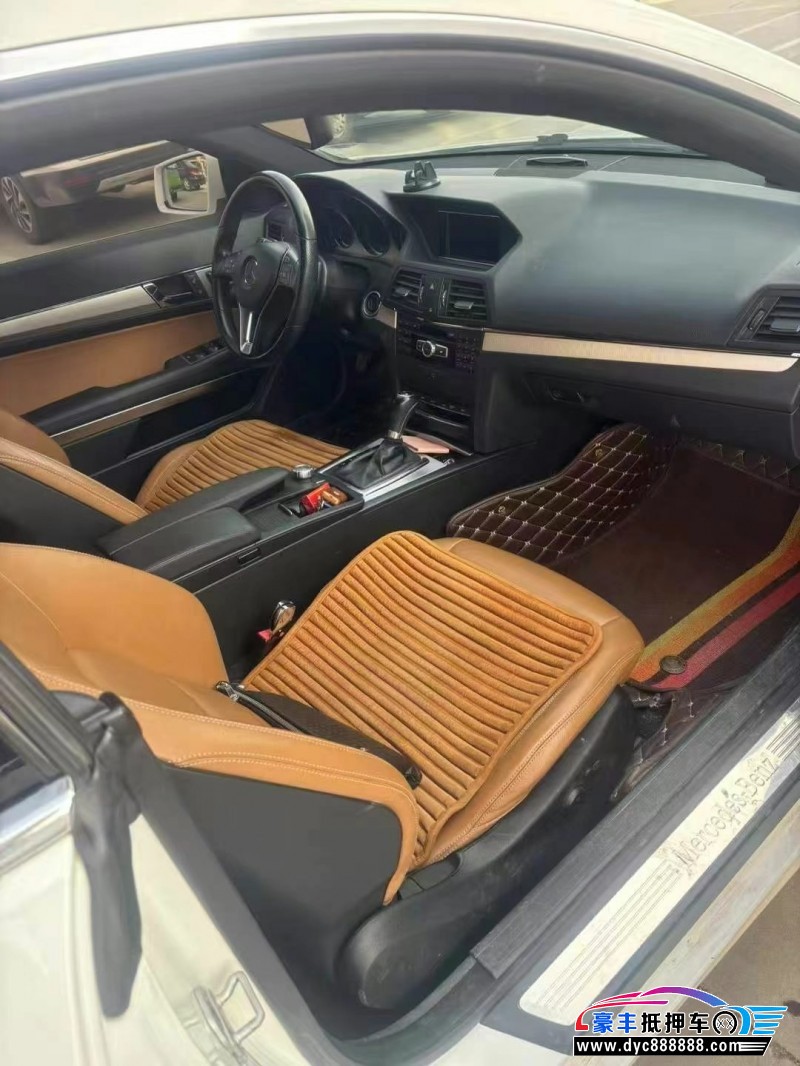 13年奔驰E轿车抵押车出售