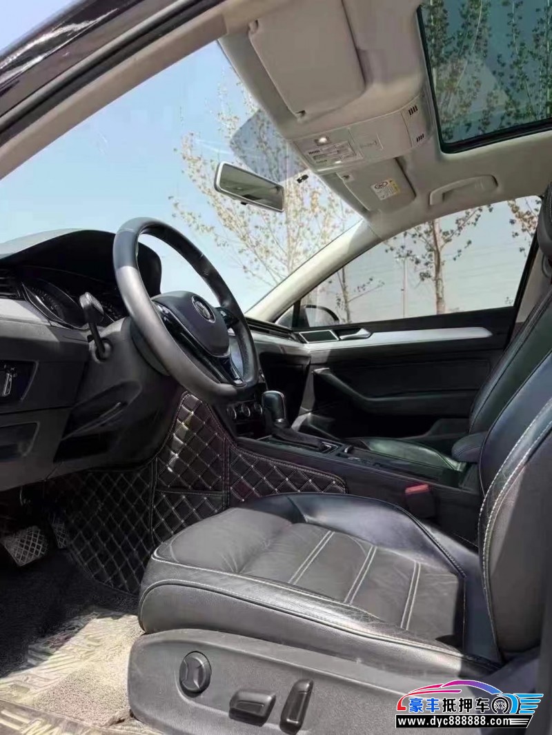 21年大众迈腾轿车抵押车出售