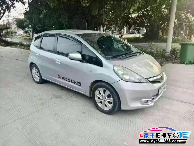 13年本田飞度轿车抵押车出售
