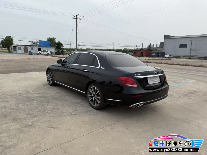 18年奔驰E轿车抵押车出售