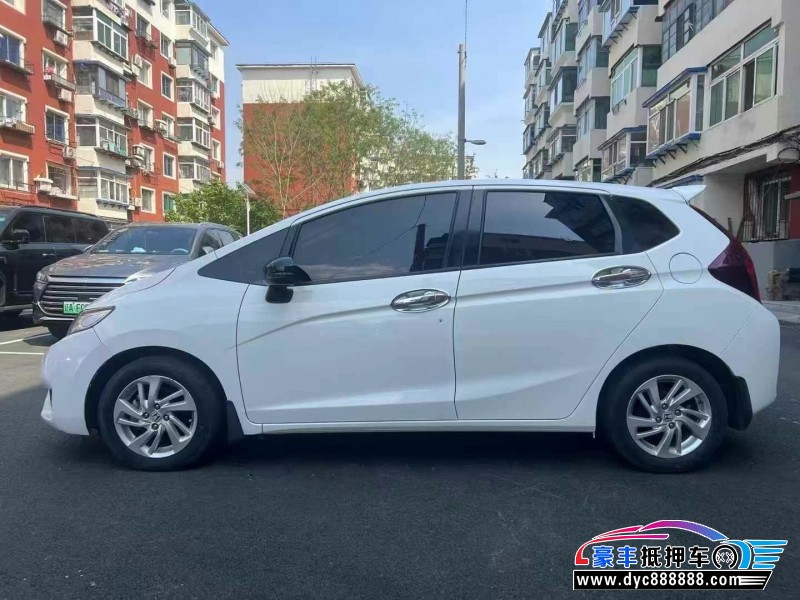 17年本田飞度轿车抵押车出售