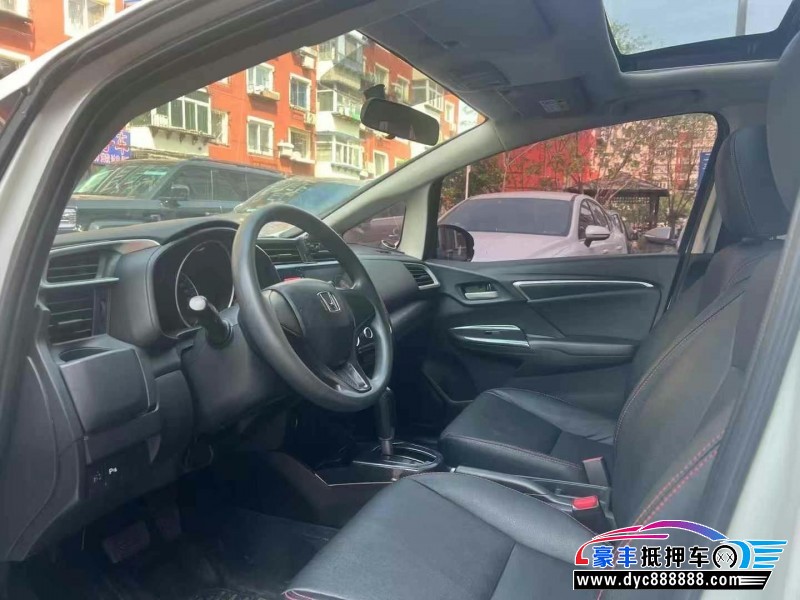 17年本田飞度轿车抵押车出售