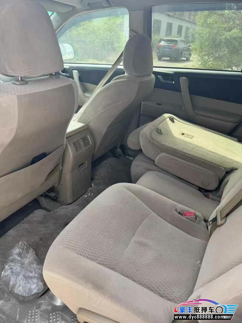 12年丰田汉兰达轿车抵押车出售