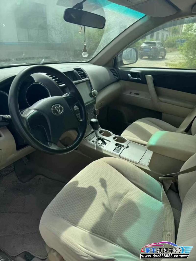 12年丰田汉兰达轿车抵押车出售