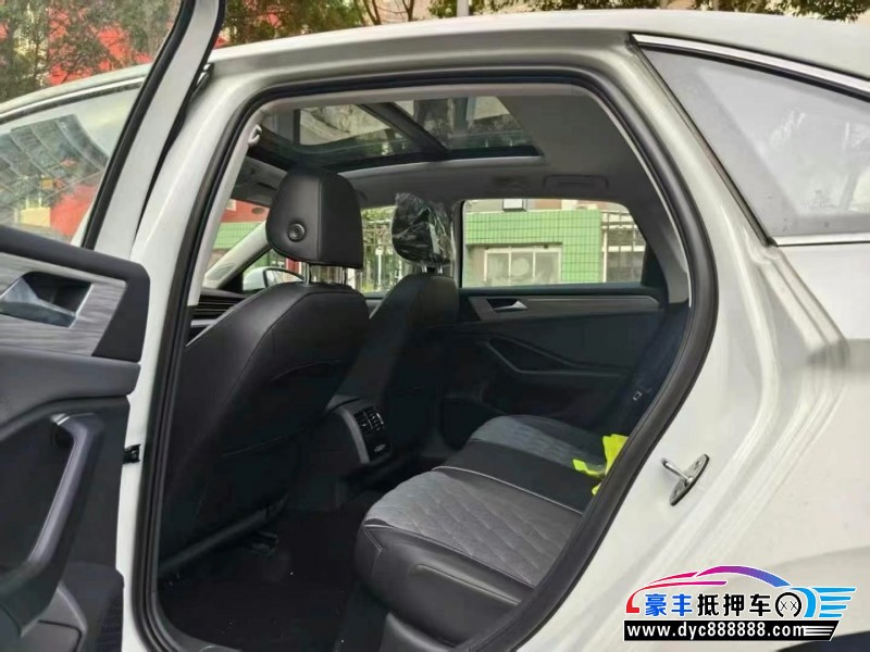 25年大众速腾轿车抵押车出售