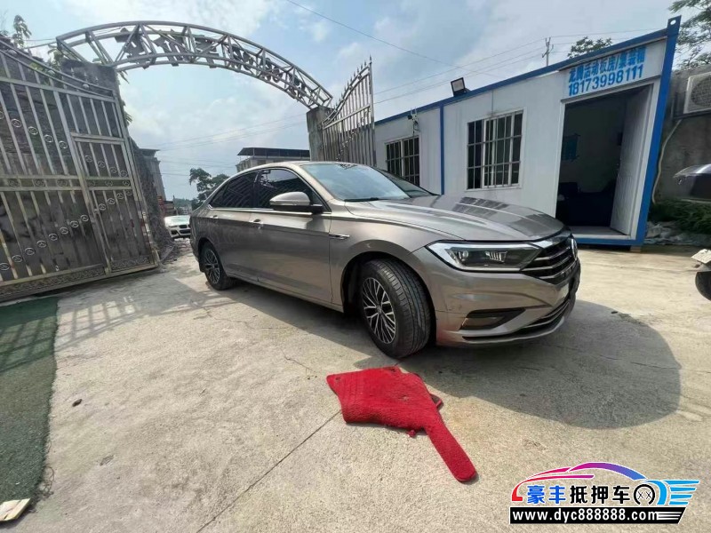 21年大众速腾轿车抵押车出售