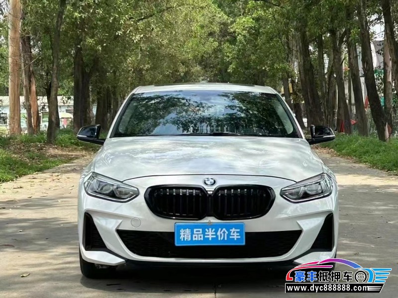 抵押车出售21年宝马1系轿车