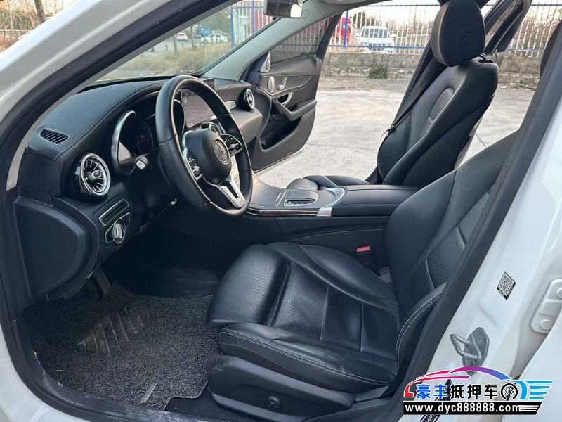 19年奔驰C轿车抵押车出售