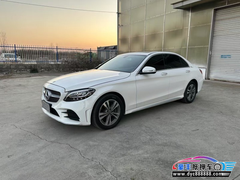 19年奔驰C轿车抵押车出售