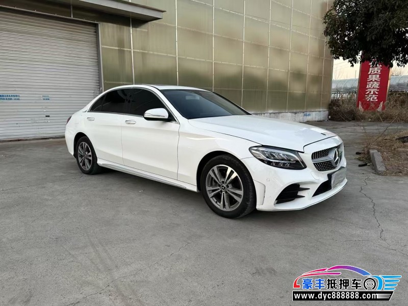 19年奔驰C轿车抵押车出售