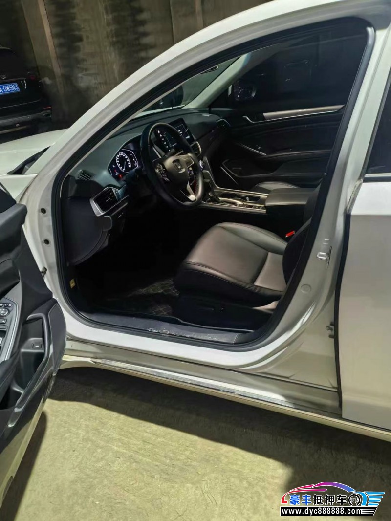 22年本田雅阁轿车抵押车出售