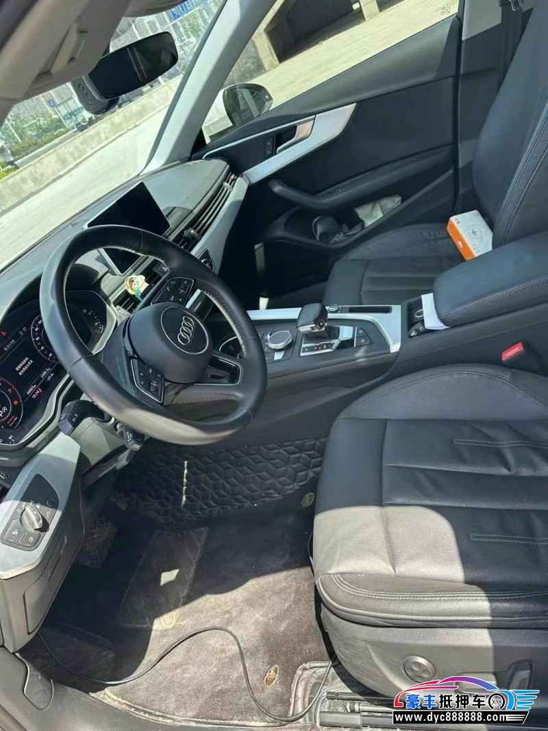 19年奥迪A4L轿车抵押车出售