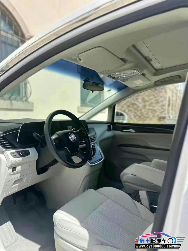 25年别克GL8轿车抵押车出售