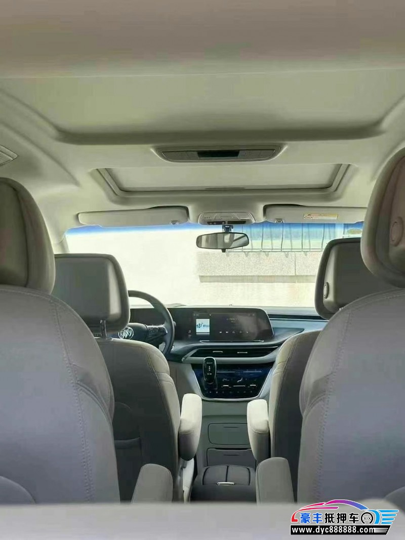 25年别克GL8轿车抵押车出售