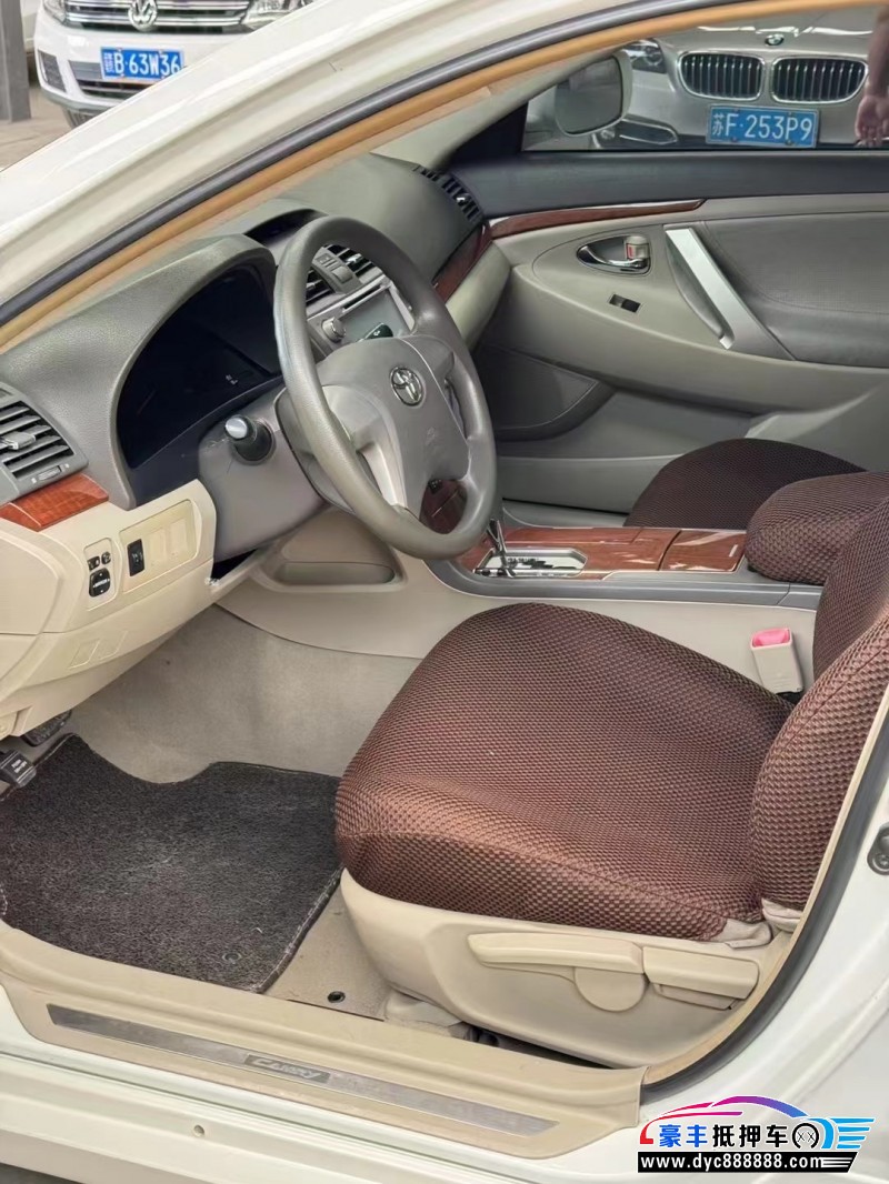 14年丰田凯美瑞轿车抵押车出售