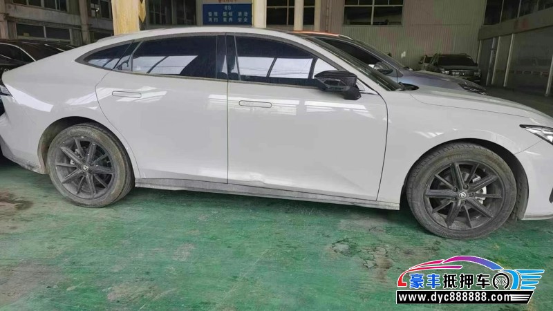 24年长安长安UNI轿车抵押车出售