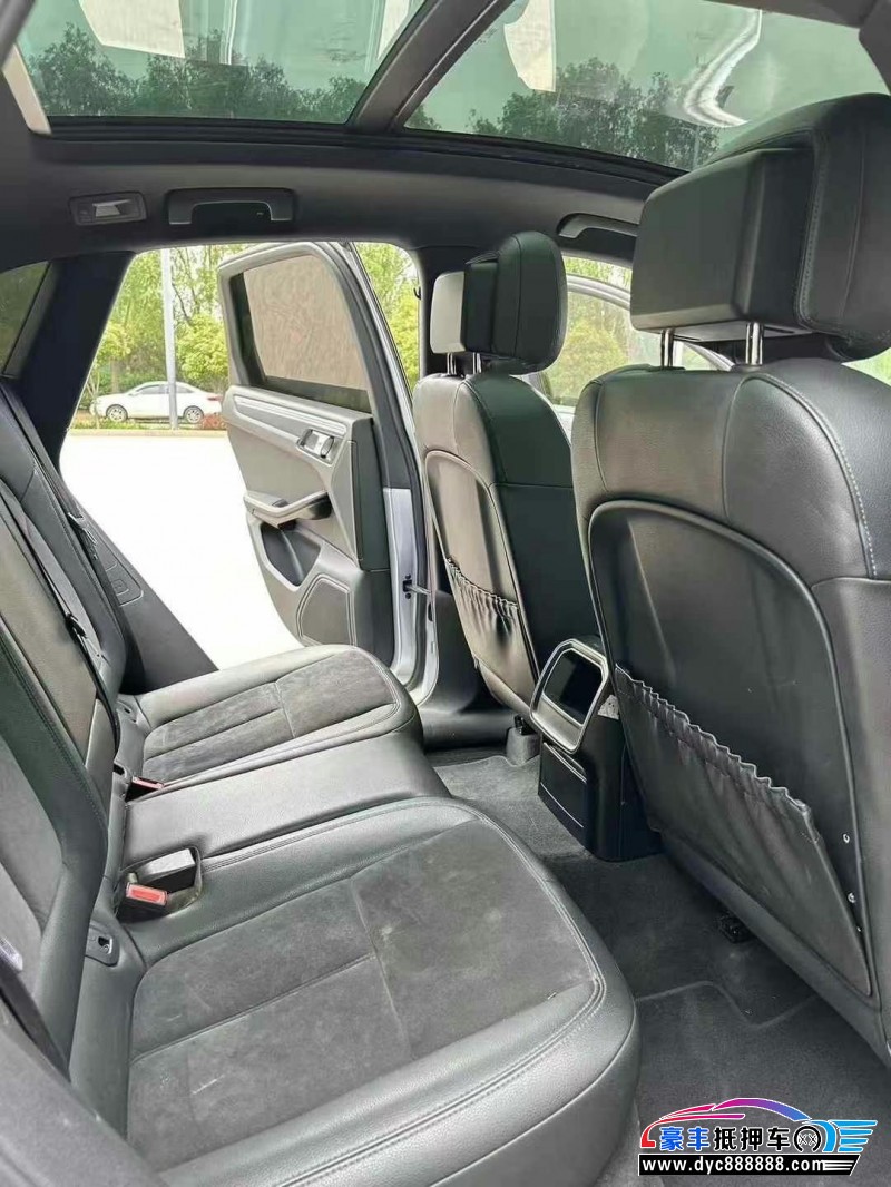 16年保时捷Macan迈凯轿车抵押车出售