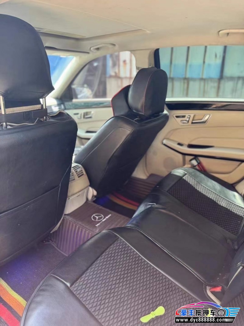 13年奔驰E轿车抵押车出售