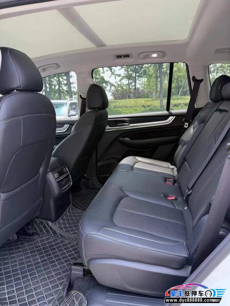 23年荣威RX8轿车抵押车出售