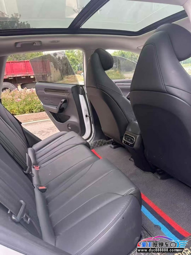 22年零跑C11轿车抵押车出售