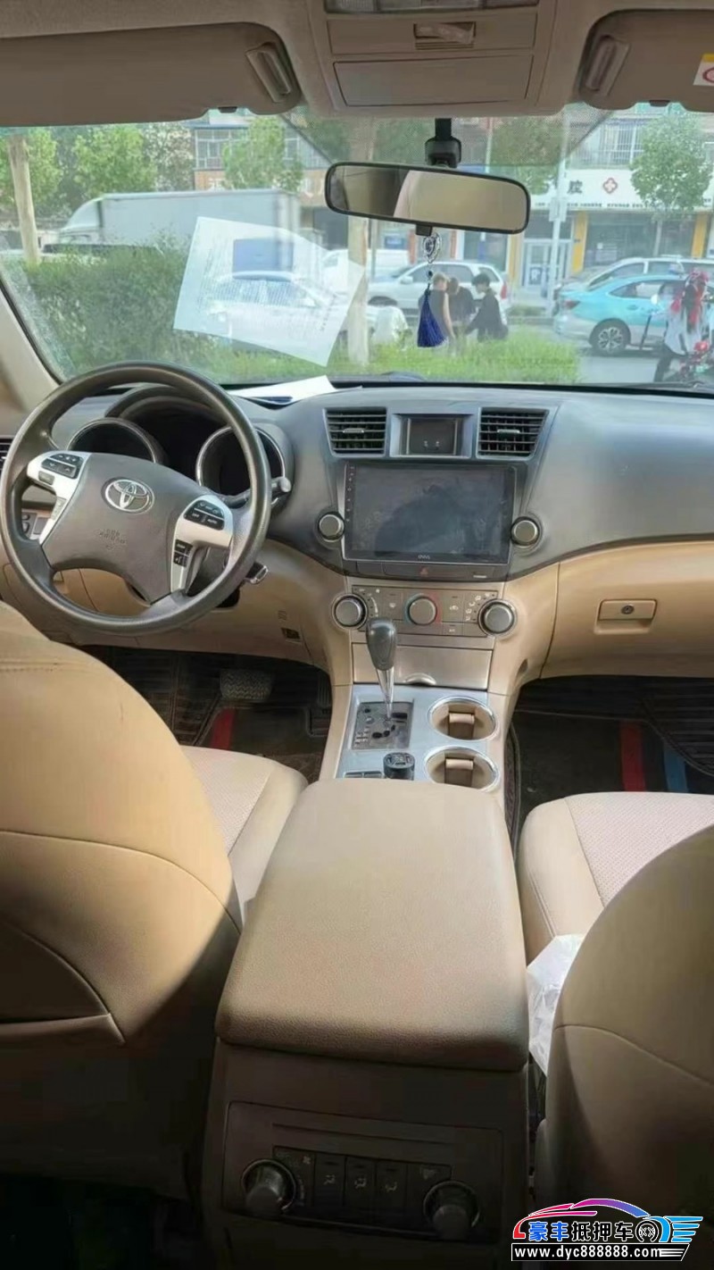 14年丰田汉兰达轿车抵押车出售